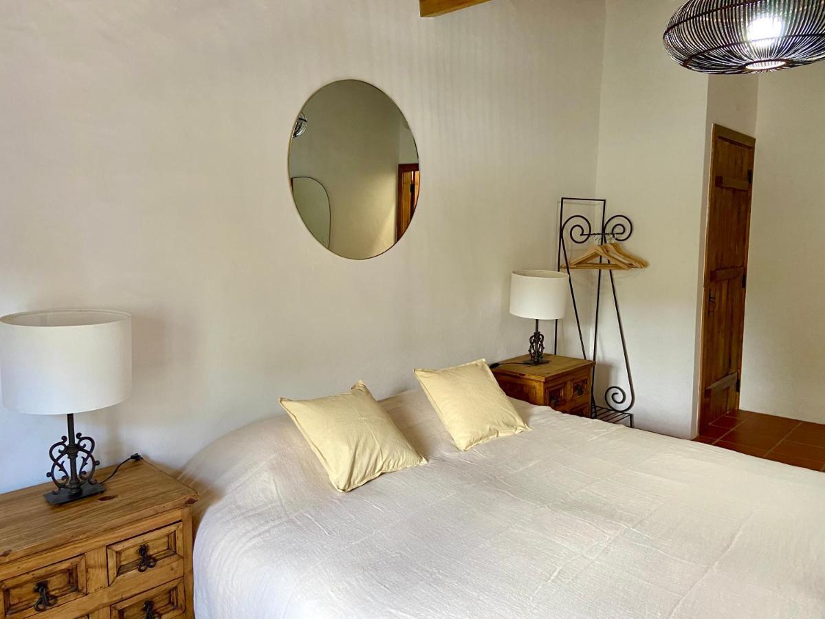 アヴィス Montes De Charme Bed & Breakfast エクステリア 写真