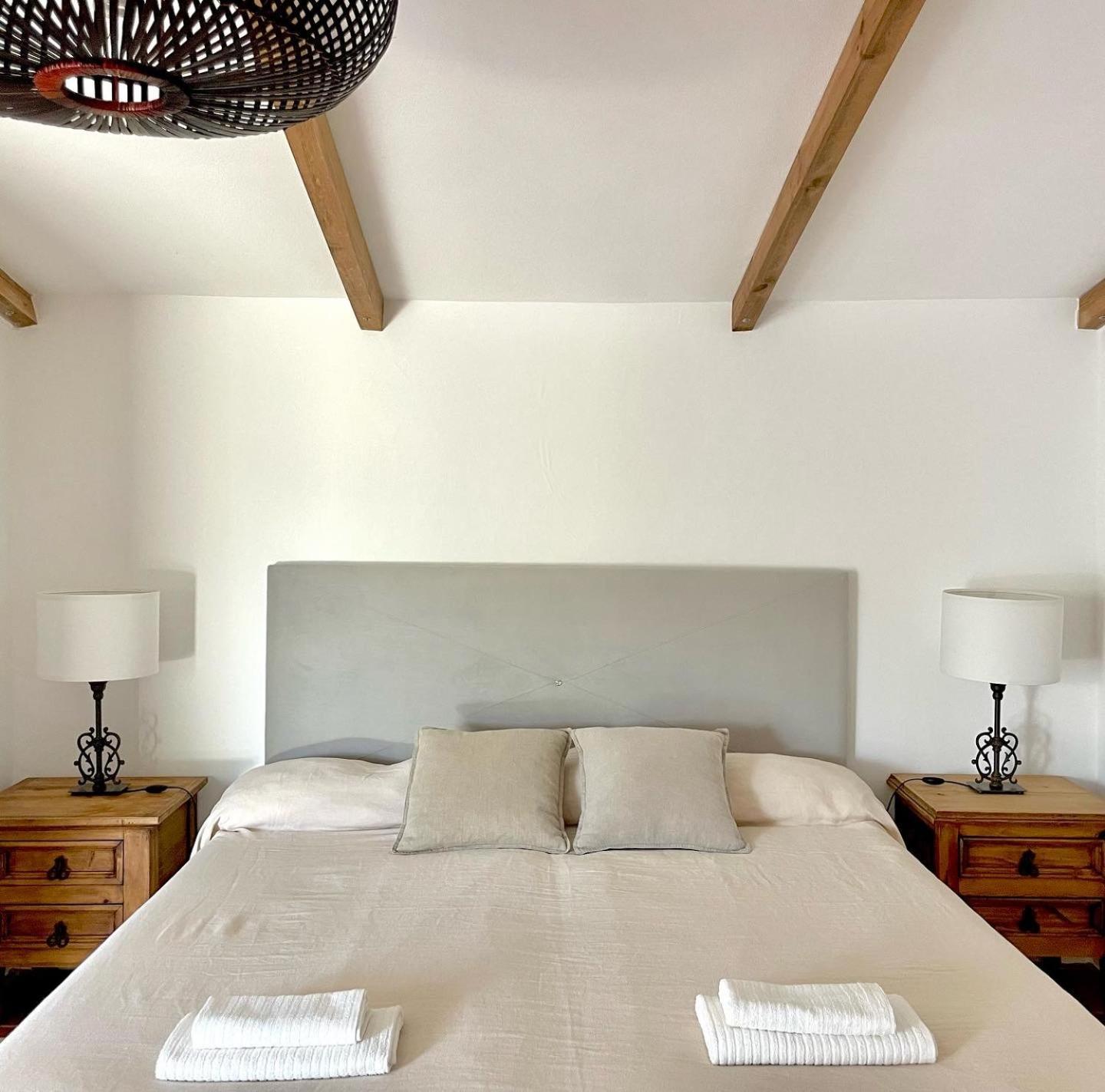 アヴィス Montes De Charme Bed & Breakfast エクステリア 写真